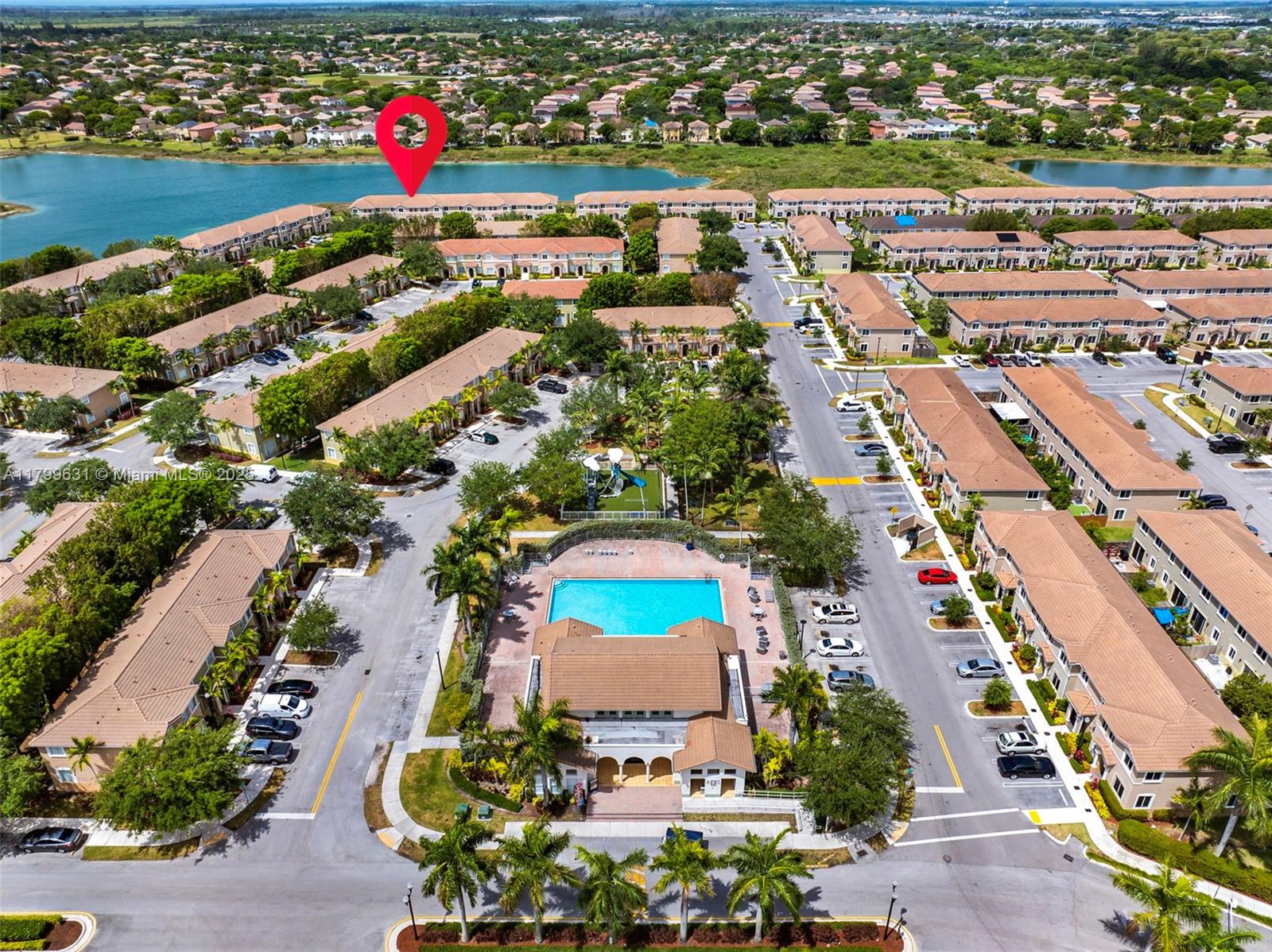 TOWNS AT SEASCAPE - Residential