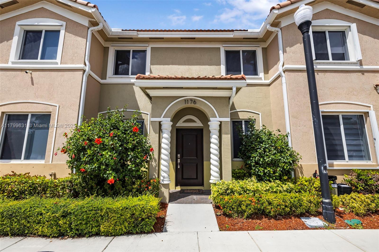 TOWNS AT SEASCAPE - Residential