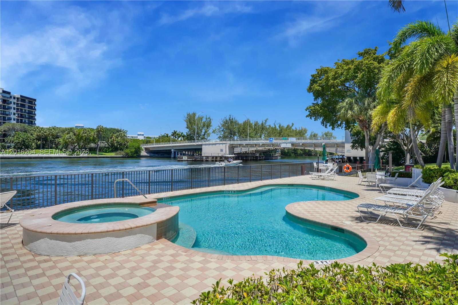 RIVERGATE TOWNHOUSES COND - Residential