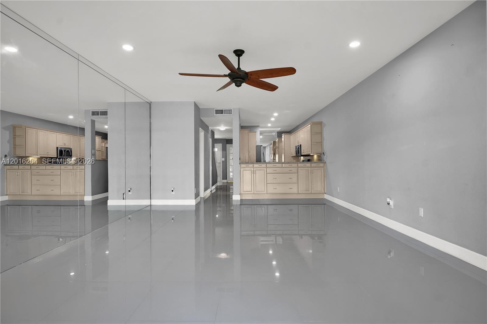RIVERGATE TOWNHOUSES COND - Residential