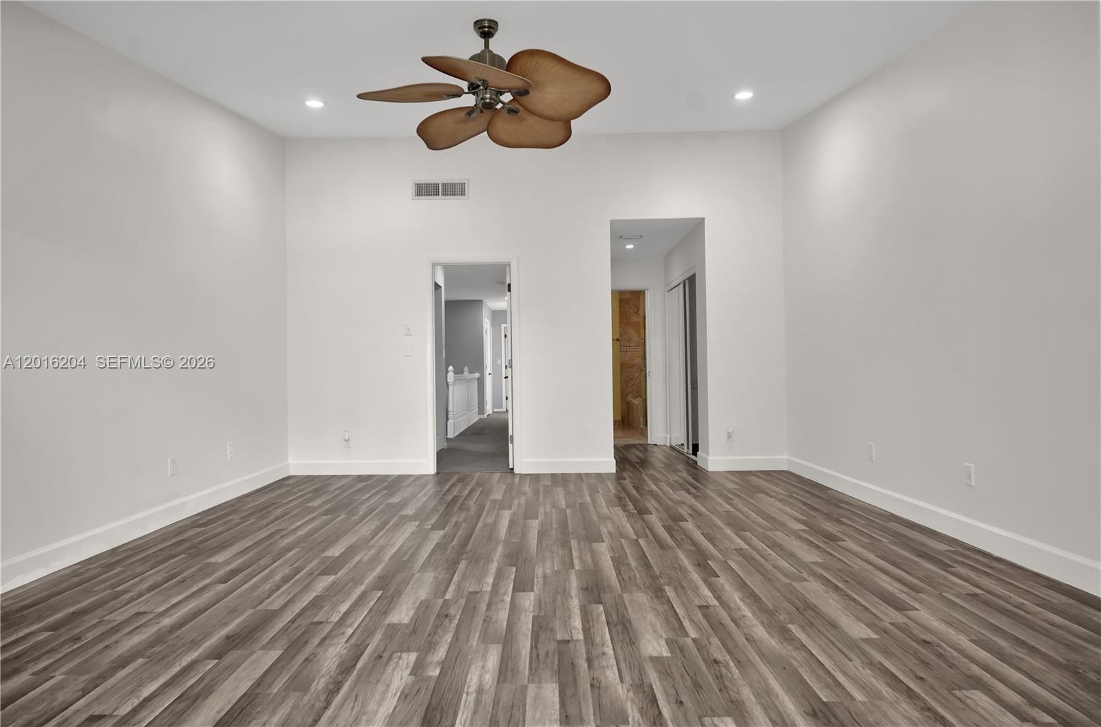 RIVERGATE TOWNHOUSES COND - Residential