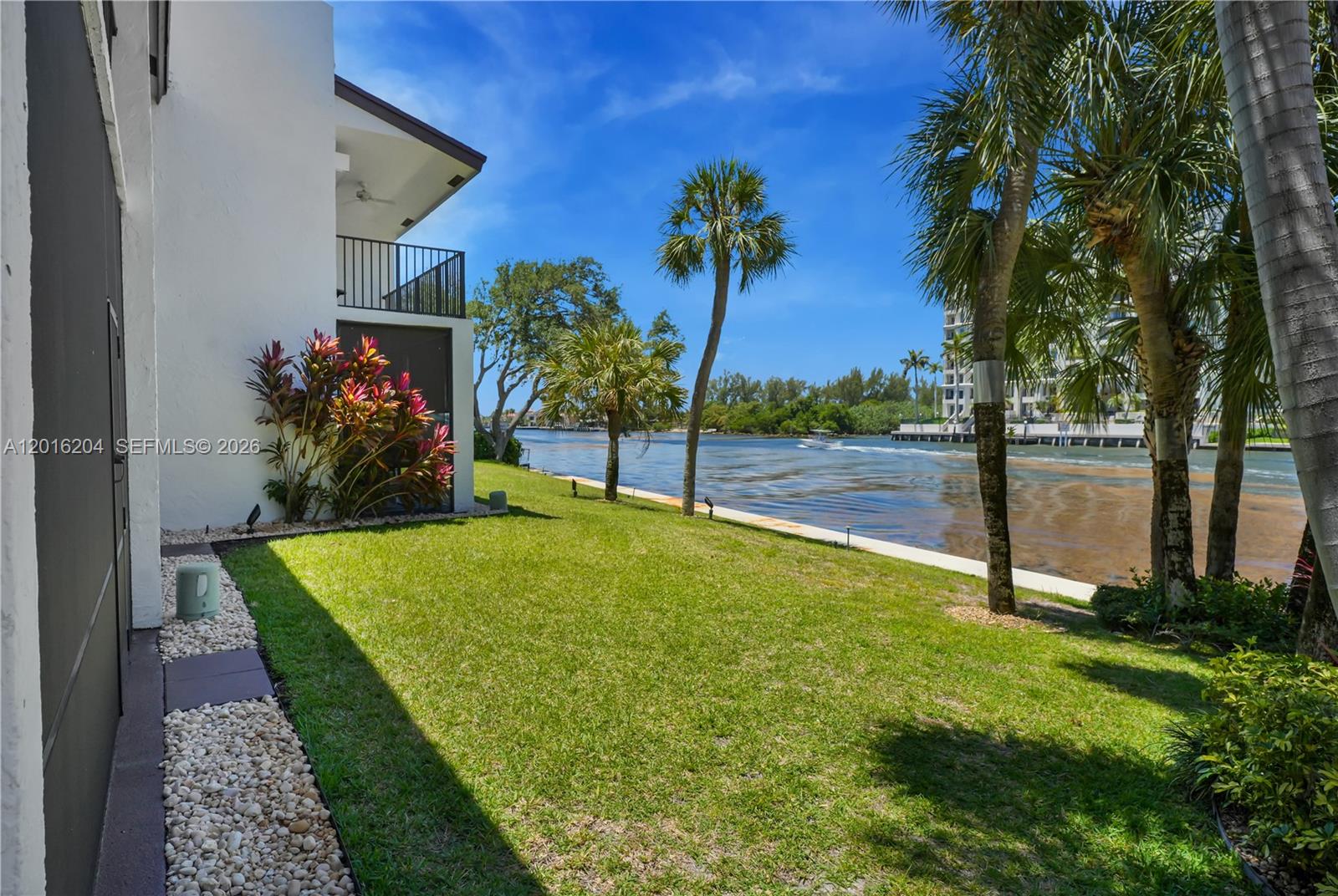 RIVERGATE TOWNHOUSES COND - Residential