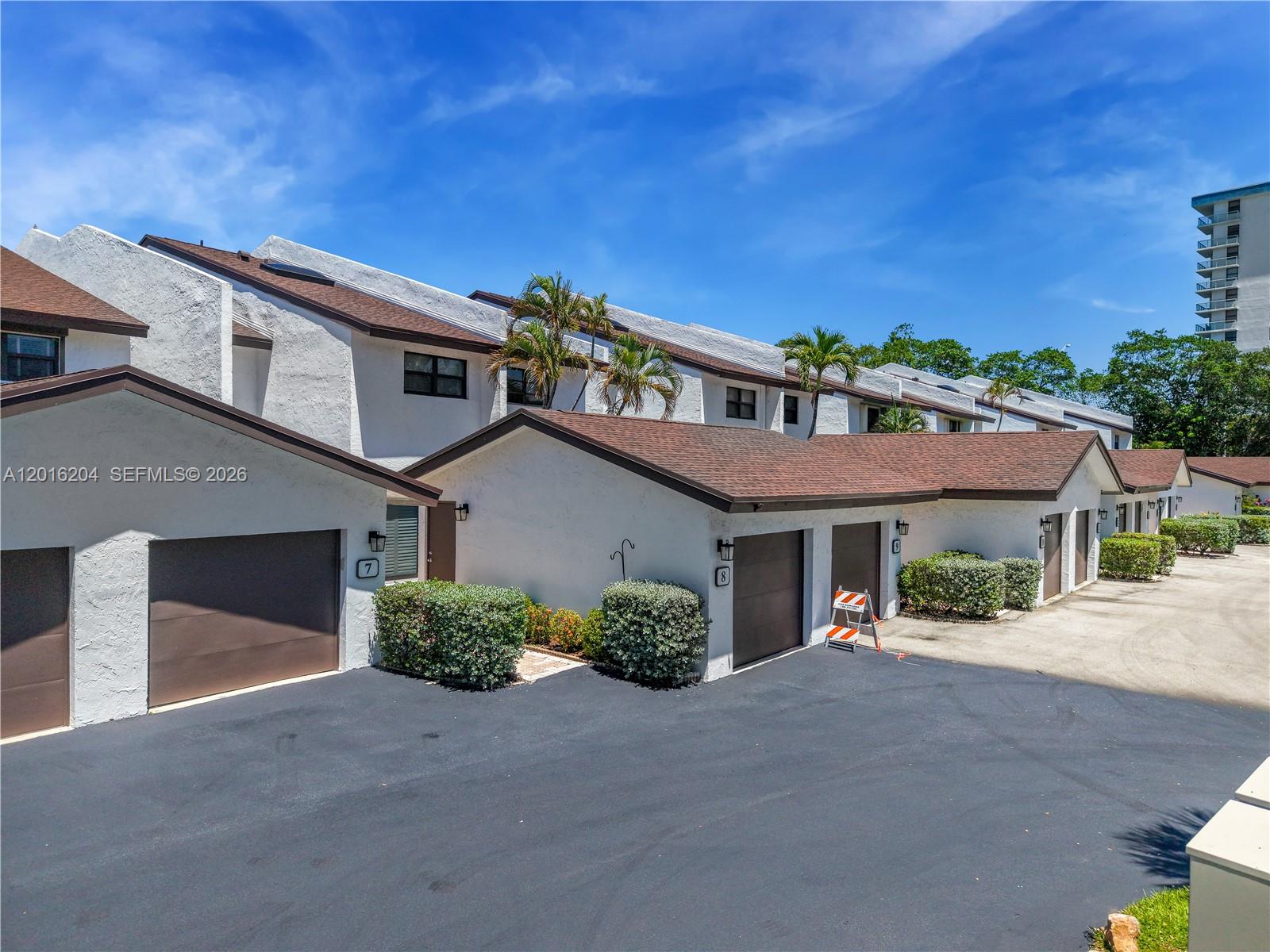 RIVERGATE TOWNHOUSES COND - Residential