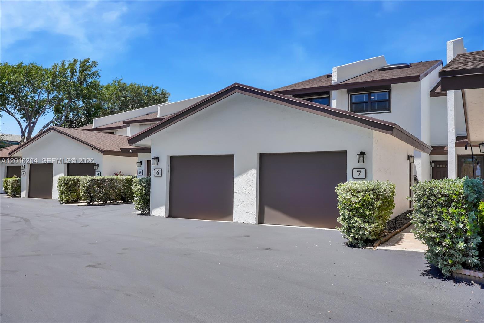 RIVERGATE TOWNHOUSES COND - Residential