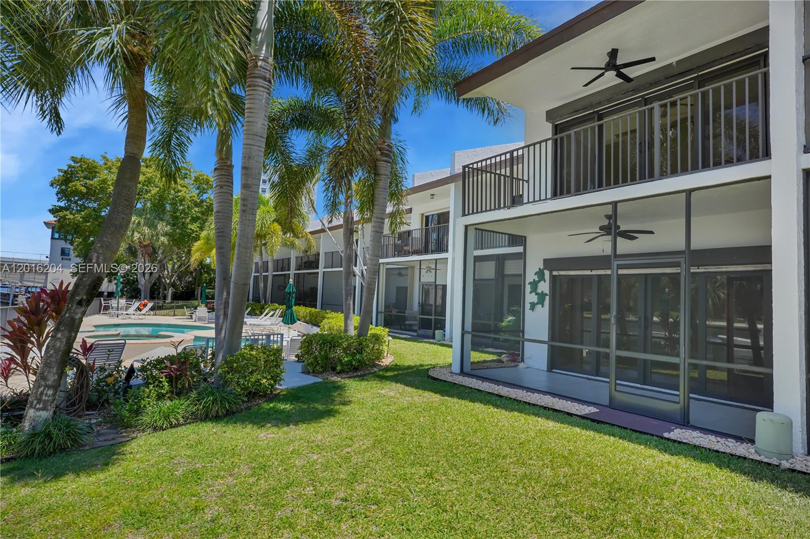 RIVERGATE TOWNHOUSES COND - Residential