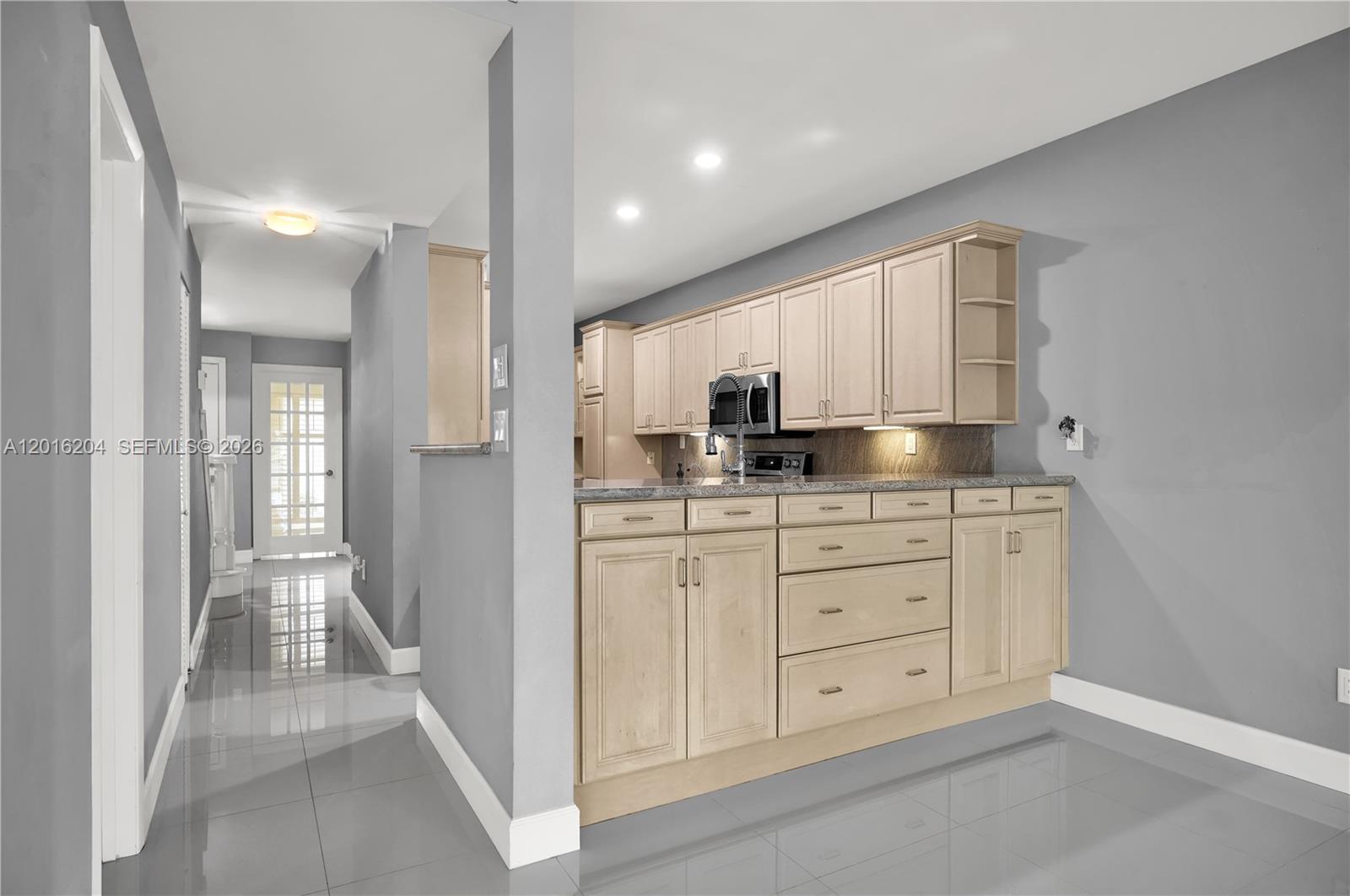 RIVERGATE TOWNHOUSES COND - Residential