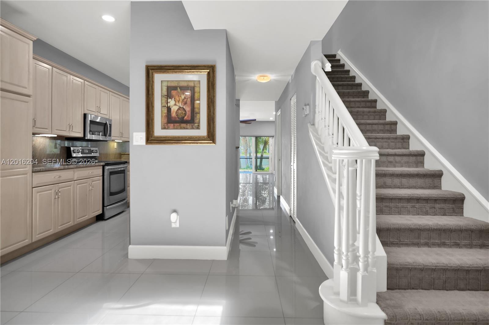 RIVERGATE TOWNHOUSES COND - Residential