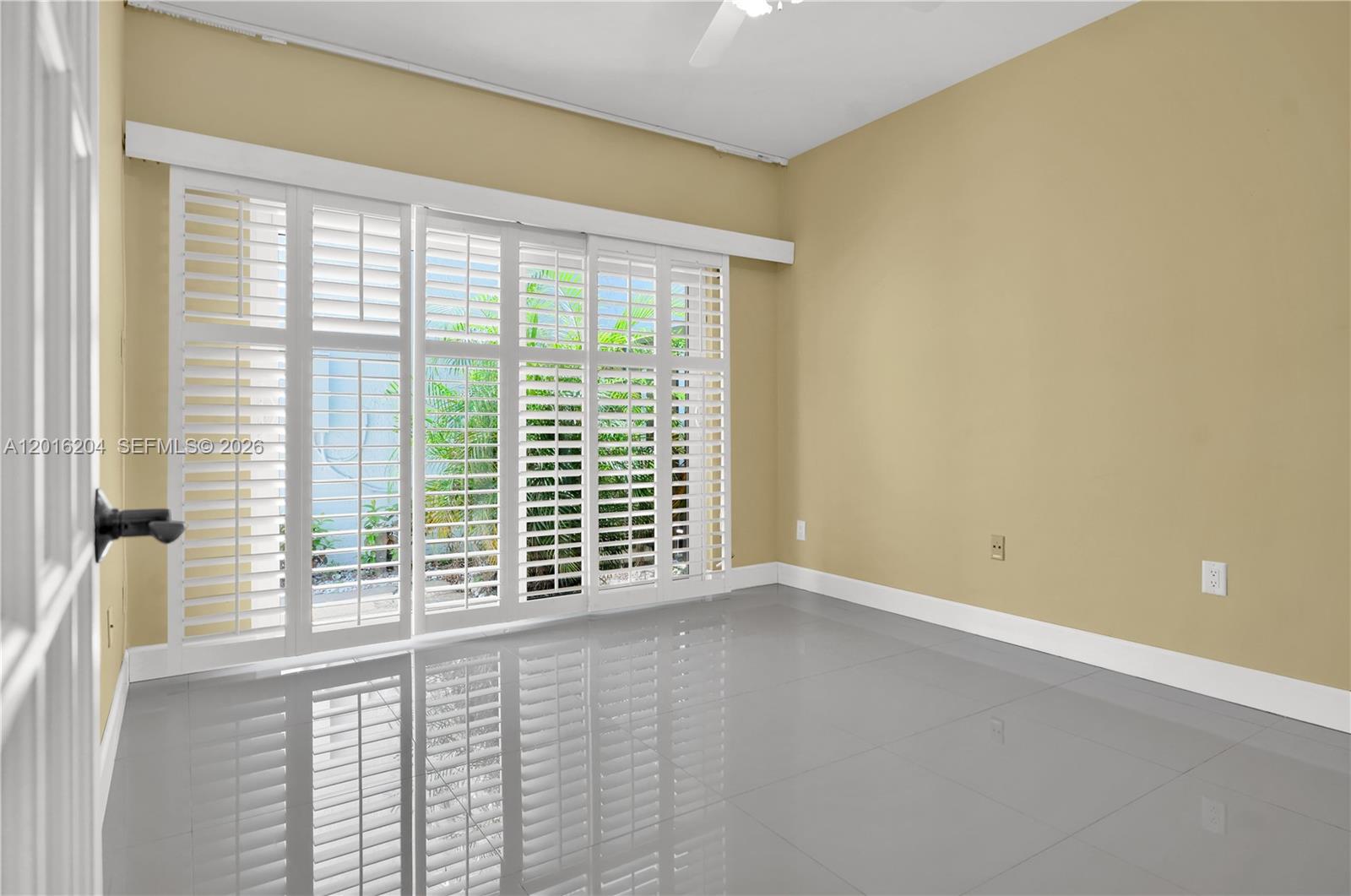 RIVERGATE TOWNHOUSES COND - Residential