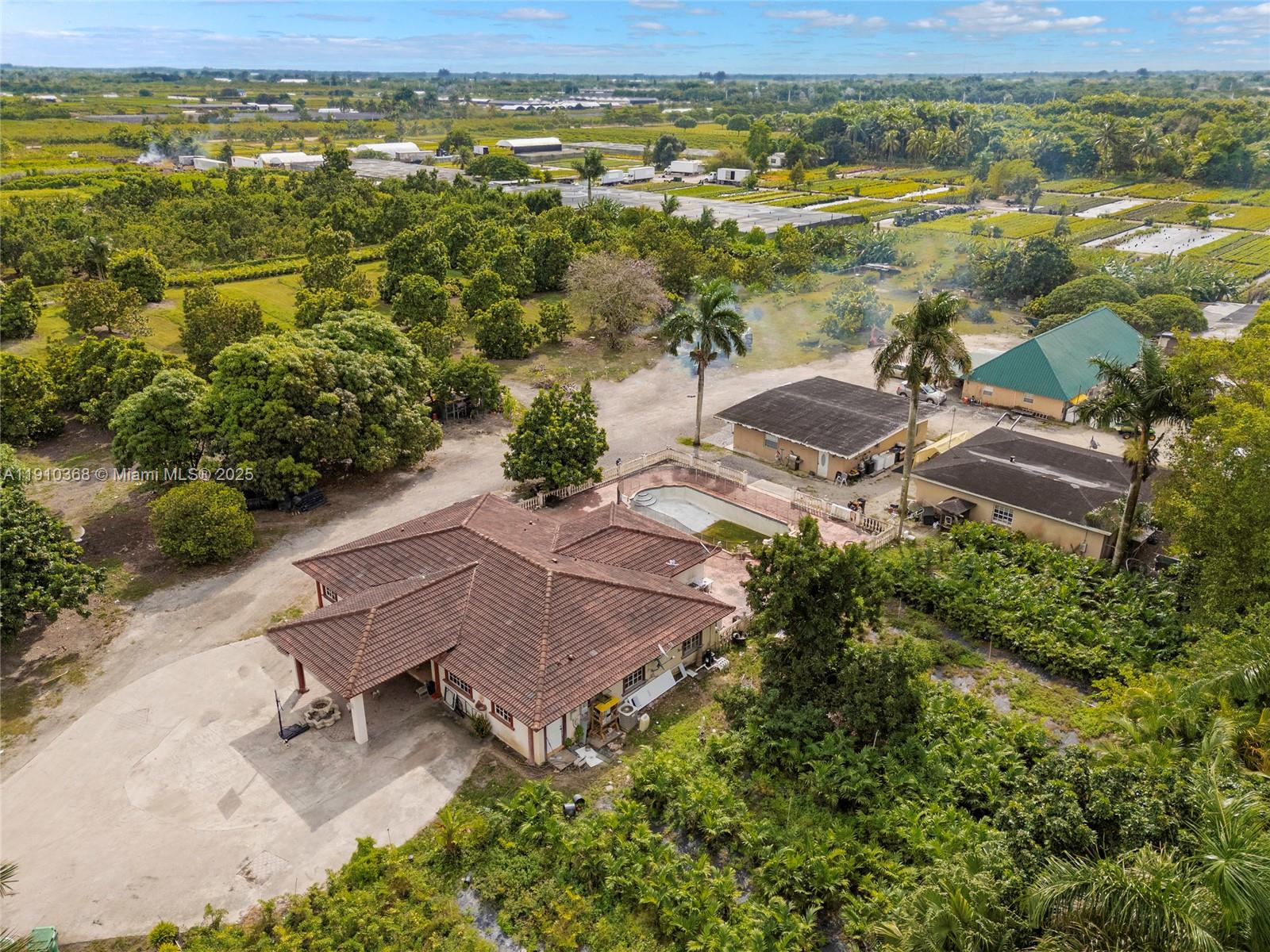 NORTH REDLANDS - Residential