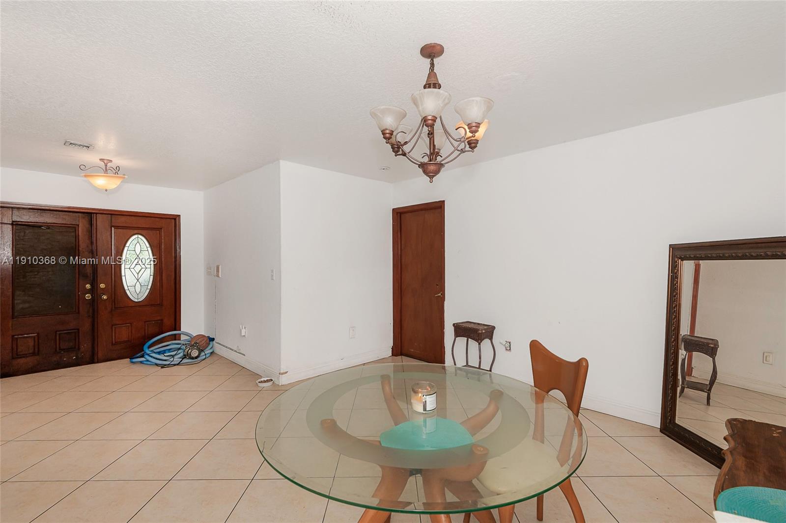 NORTH REDLANDS - Residential