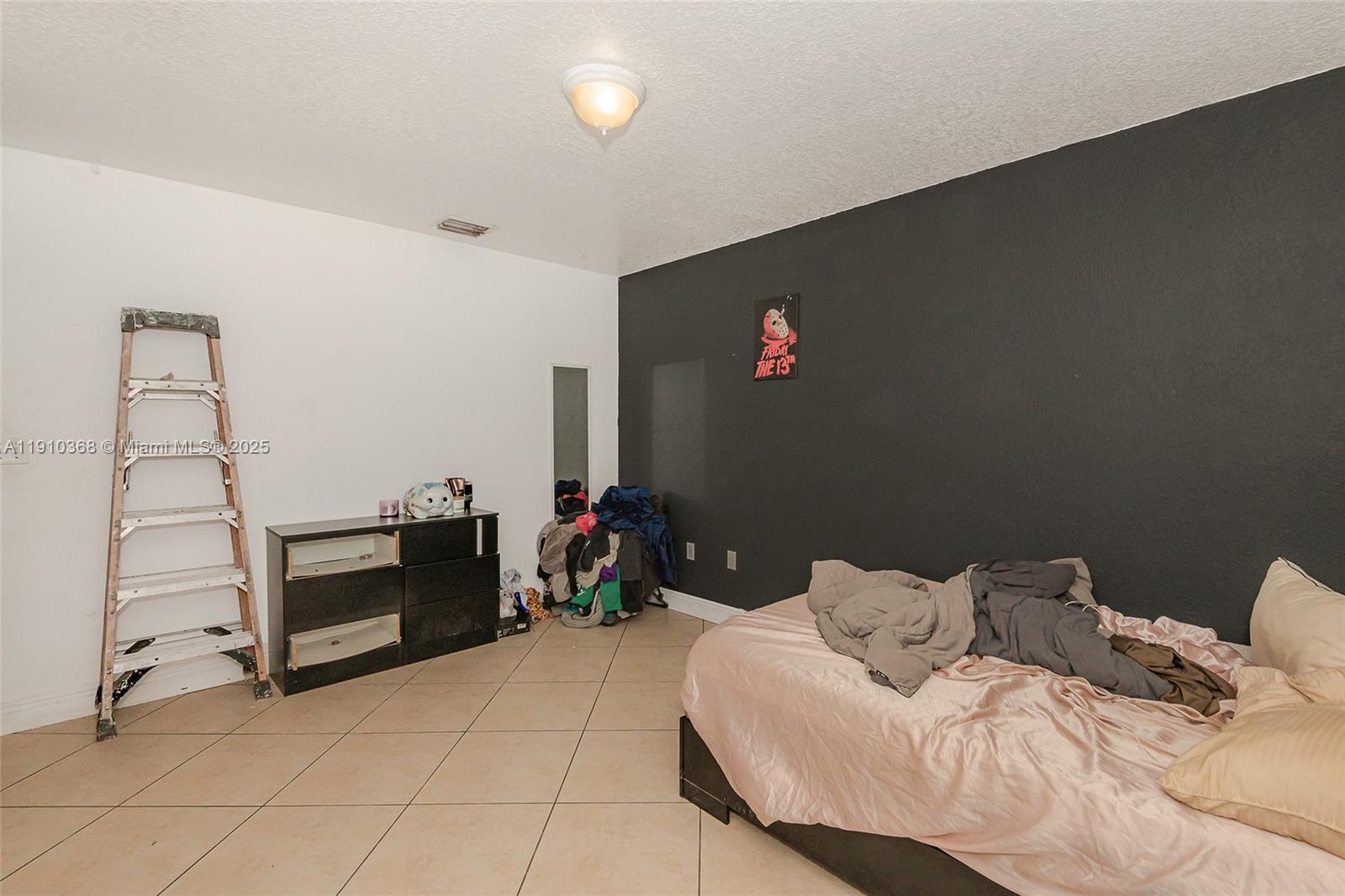 NORTH REDLANDS - Residential