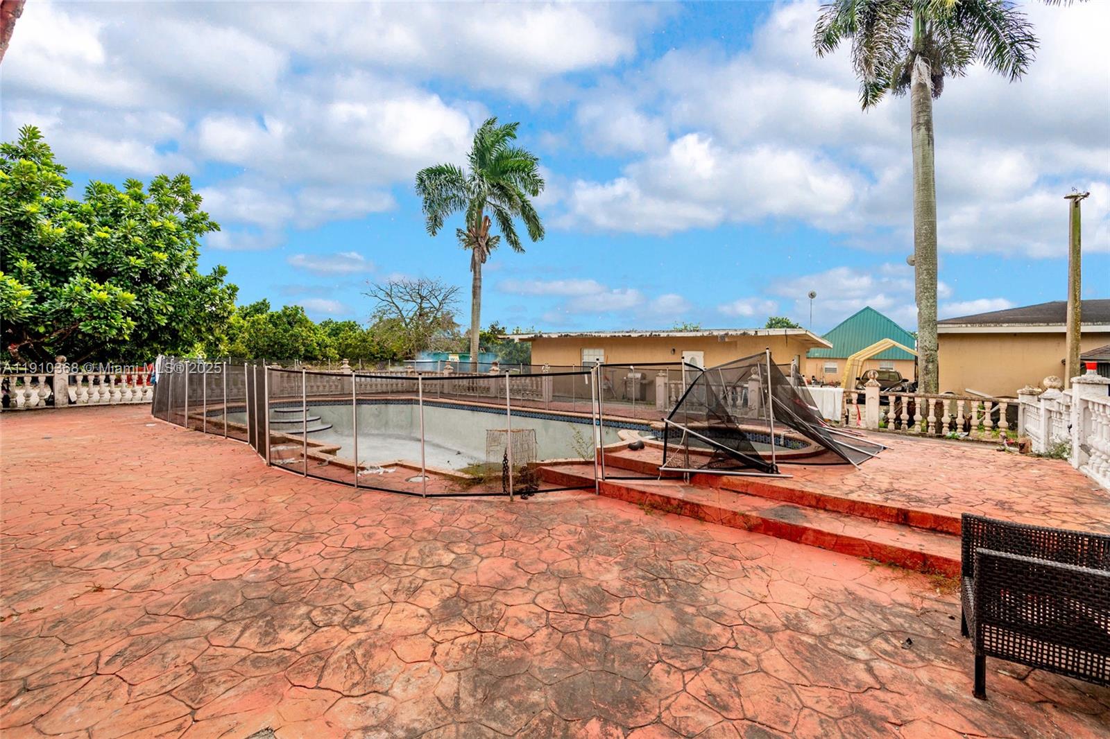 NORTH REDLANDS - Residential