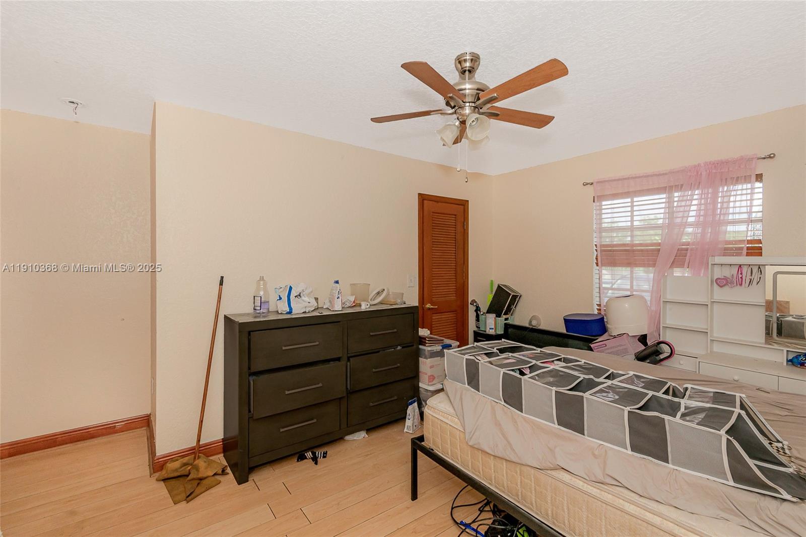 NORTH REDLANDS - Residential