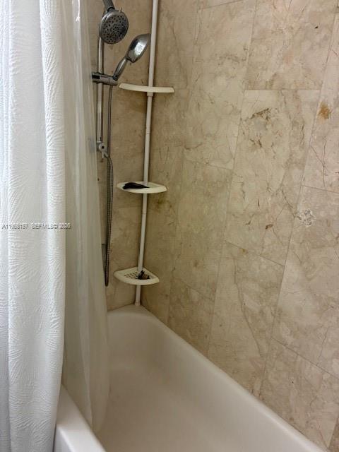 COMMODORE PLAZA CONDO - Residential