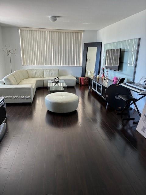 COMMODORE PLAZA CONDO - Residential