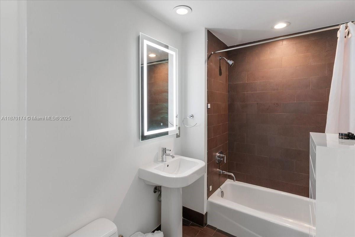 TEN MUSEUM PK RESIDENTIAL - Residential