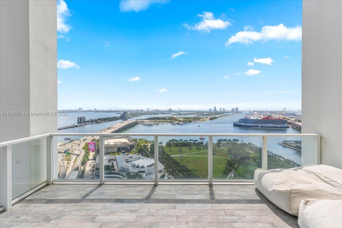 TEN MUSEUM PK RESIDENTIAL - Residential