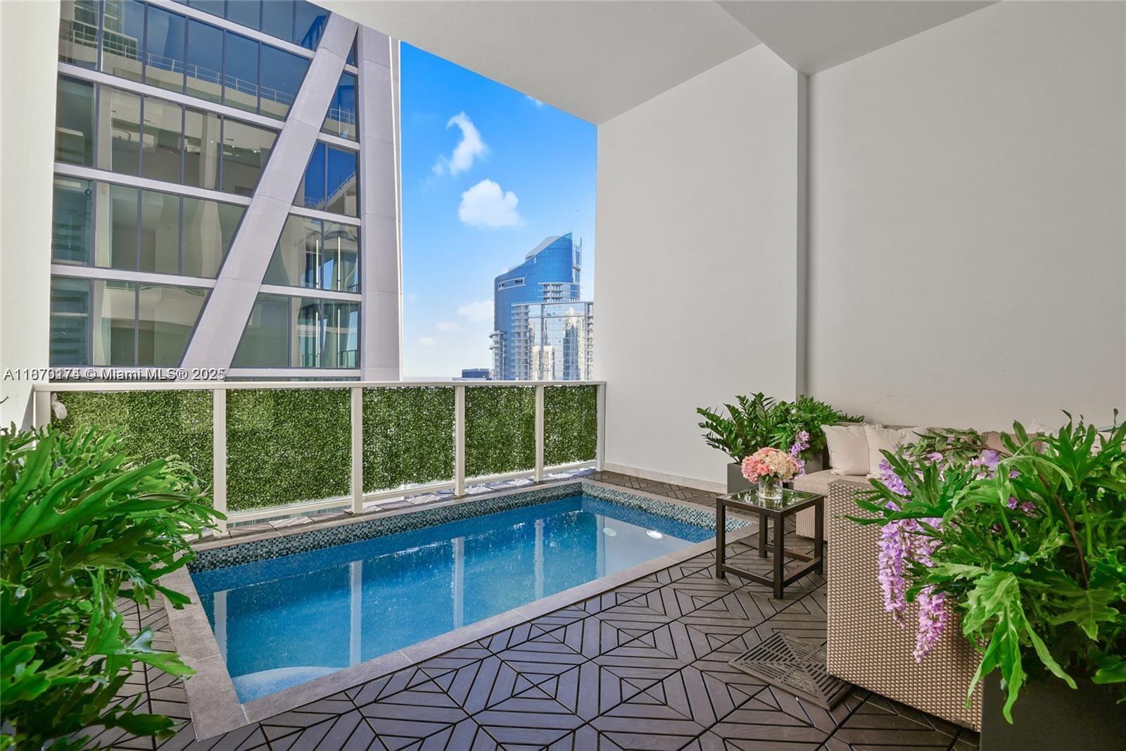 TEN MUSEUM PK RESIDENTIAL - Residential