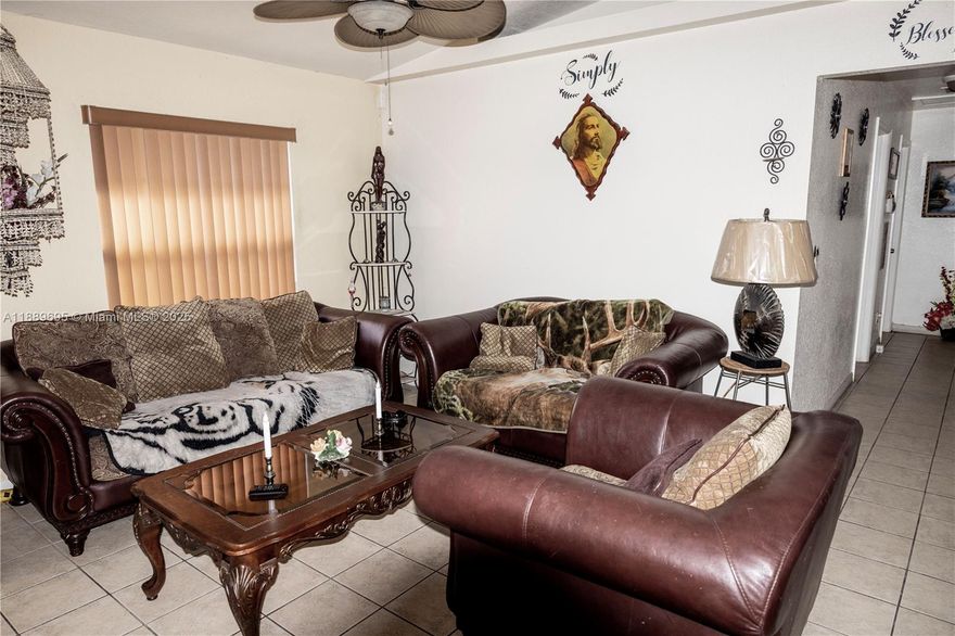 Great opportunity for first time buyers and Investors. Great location! No HOA and No flood zone. Motivated seller, cozy home with 3 beds and 2 baths, with good backyard space. Set you tour!!