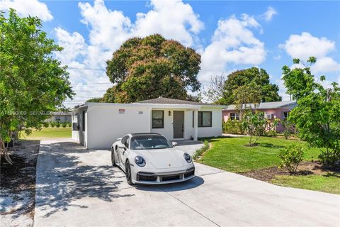 Photo of 328 SW 11th Ave, Delray Beach, FL 33444 (MLS # A11990809)