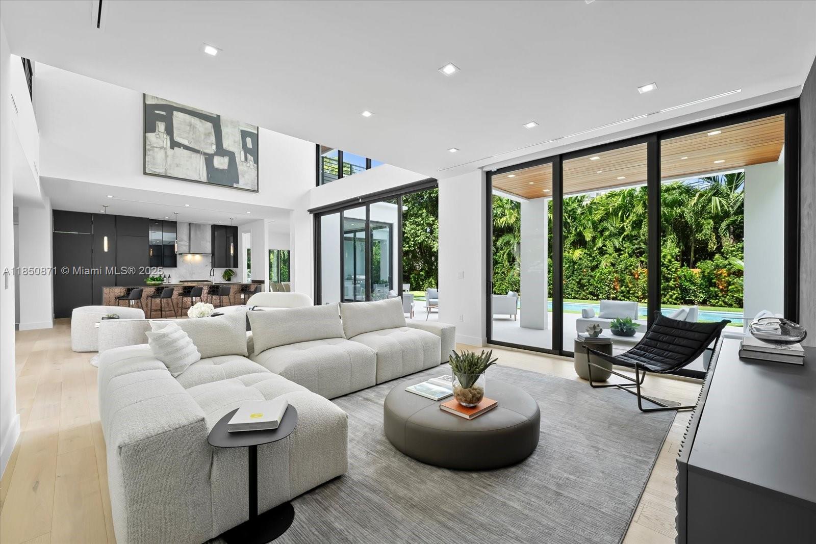 112 W Palm Midway