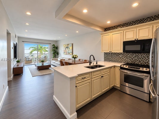 677 NE 24TH ST APT 406, MIAMI, FL 33137 - Image 2e8e909ef56e47bddb66209fa48aabda/3210524897