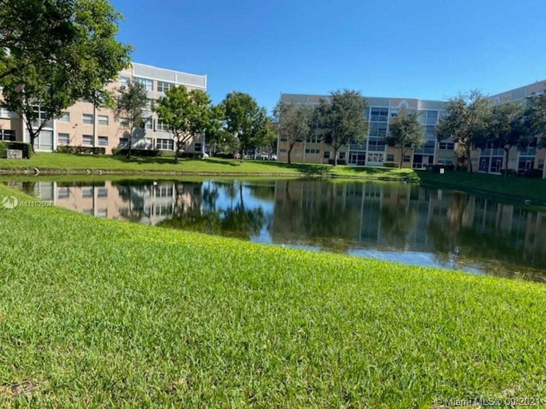 SUNRISE LAKES 207 CONDO - Residential