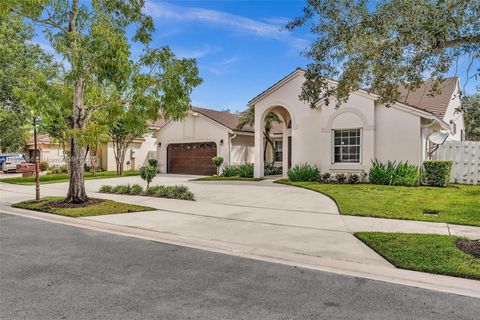 Photo of 794 Lake Blvd, Weston, FL 33326 (MLS # A11838356)