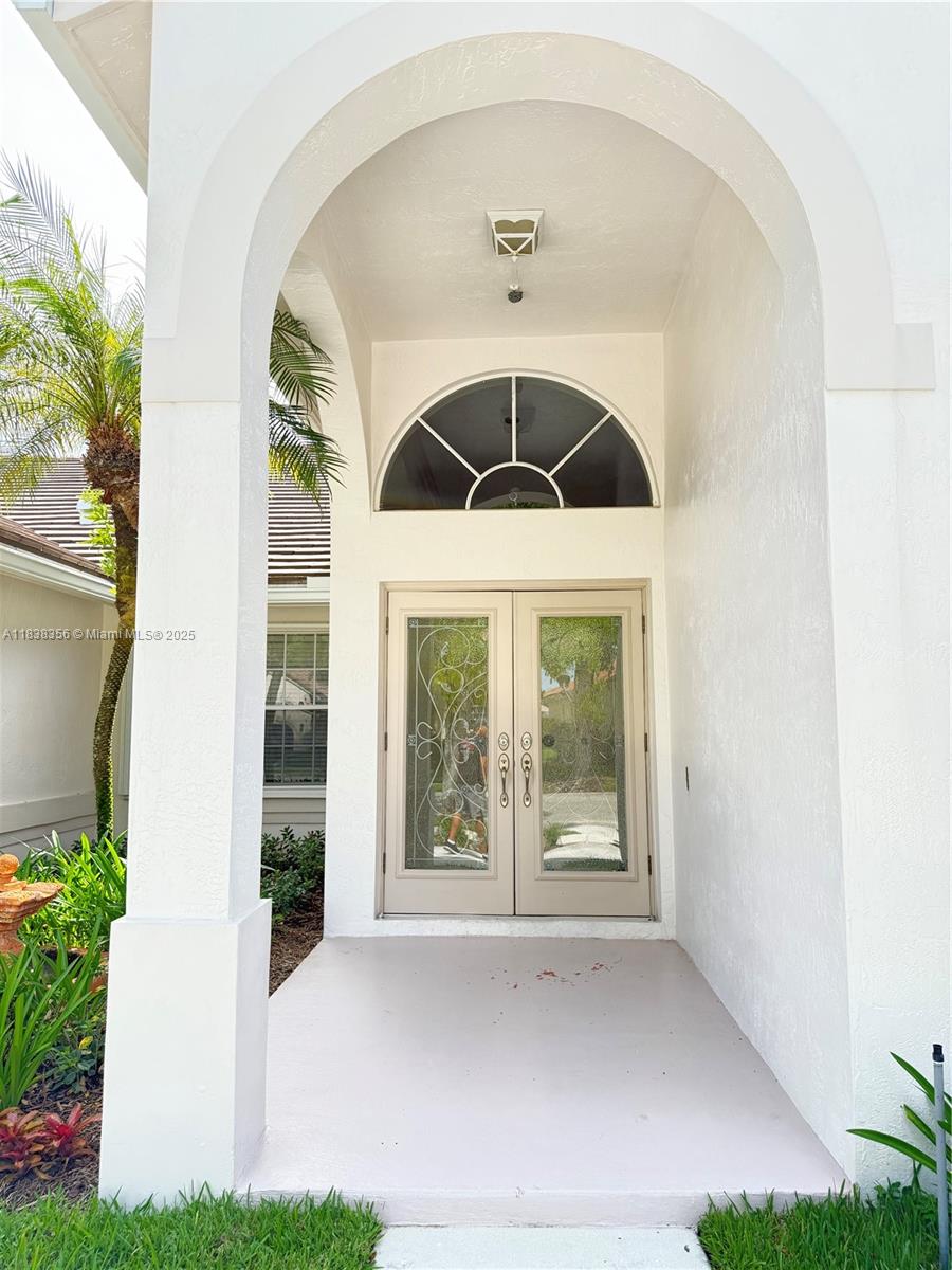 794 Lake Blvd