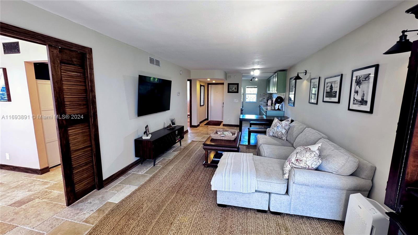 HARBOUR HALL INLET CLUB C - Residential