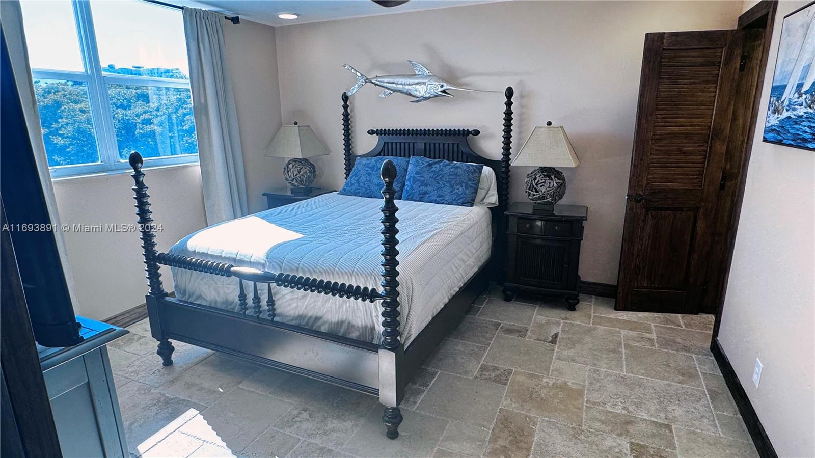 HARBOUR HALL INLET CLUB C - Residential