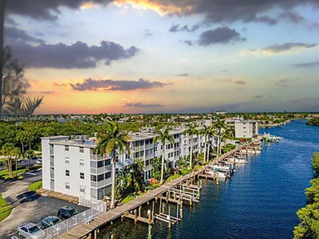 HARBOUR HALL INLET CLUB C - Residential