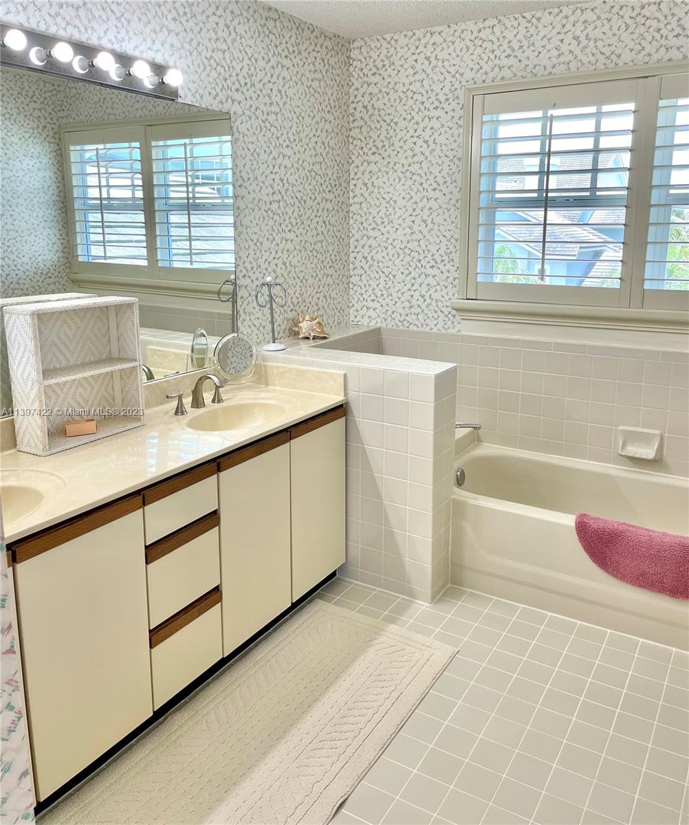 Sea Colony Condo - Residential Lease