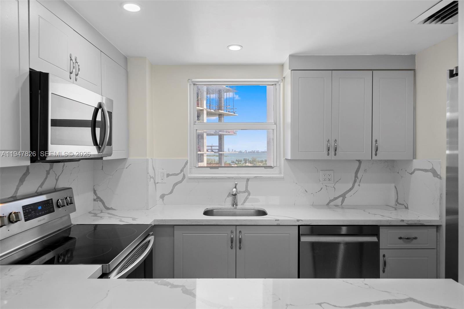 3301 NE 5th Ave 1018