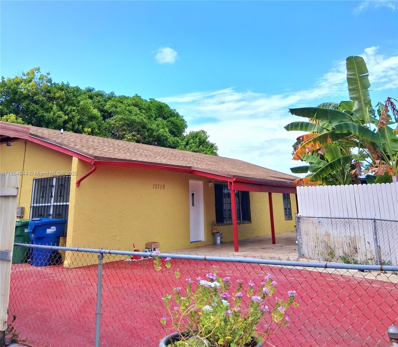 Located in a quiet cul-de-sac street, this spacious single family home in Miami Gardens is perfect a for a large family. Well maintained with semi open split floor plan with large bedrooms, spacious backyard and ample parking in primary driveway.
BRAND NEW ROOF 2025 and newly planted grass in most of the yard. New stove and microwave will be installed with executed lease.
PROPERTY ALSO AVAILABLE FOR SALE!! MLS#A11830845
Easy to show text listing agent for lock box code.