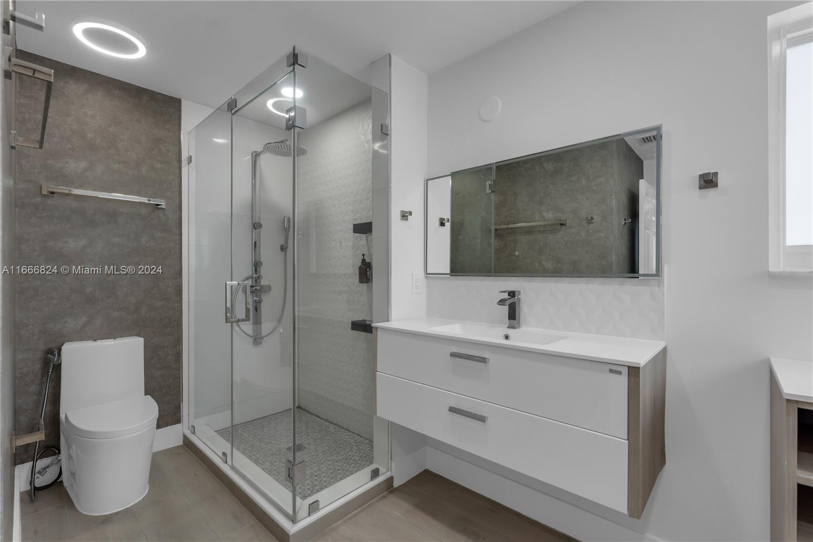 DORAL ISLES CAYMAN - Residential Lease