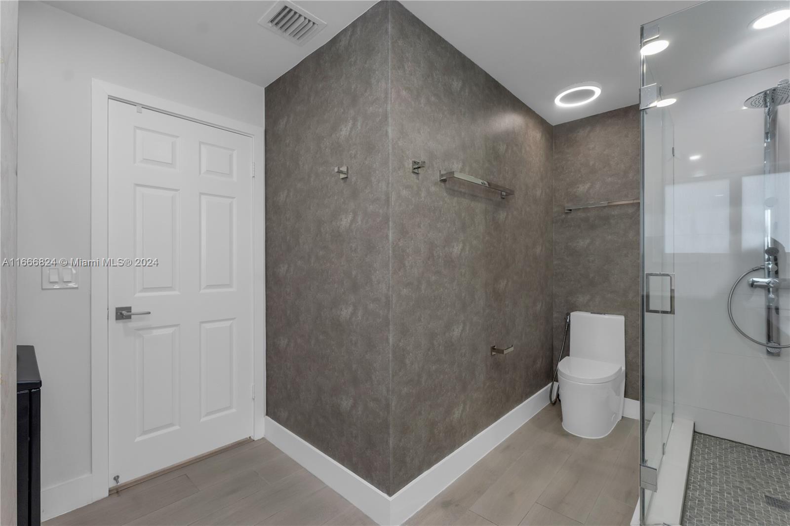 DORAL ISLES CAYMAN - Residential Lease