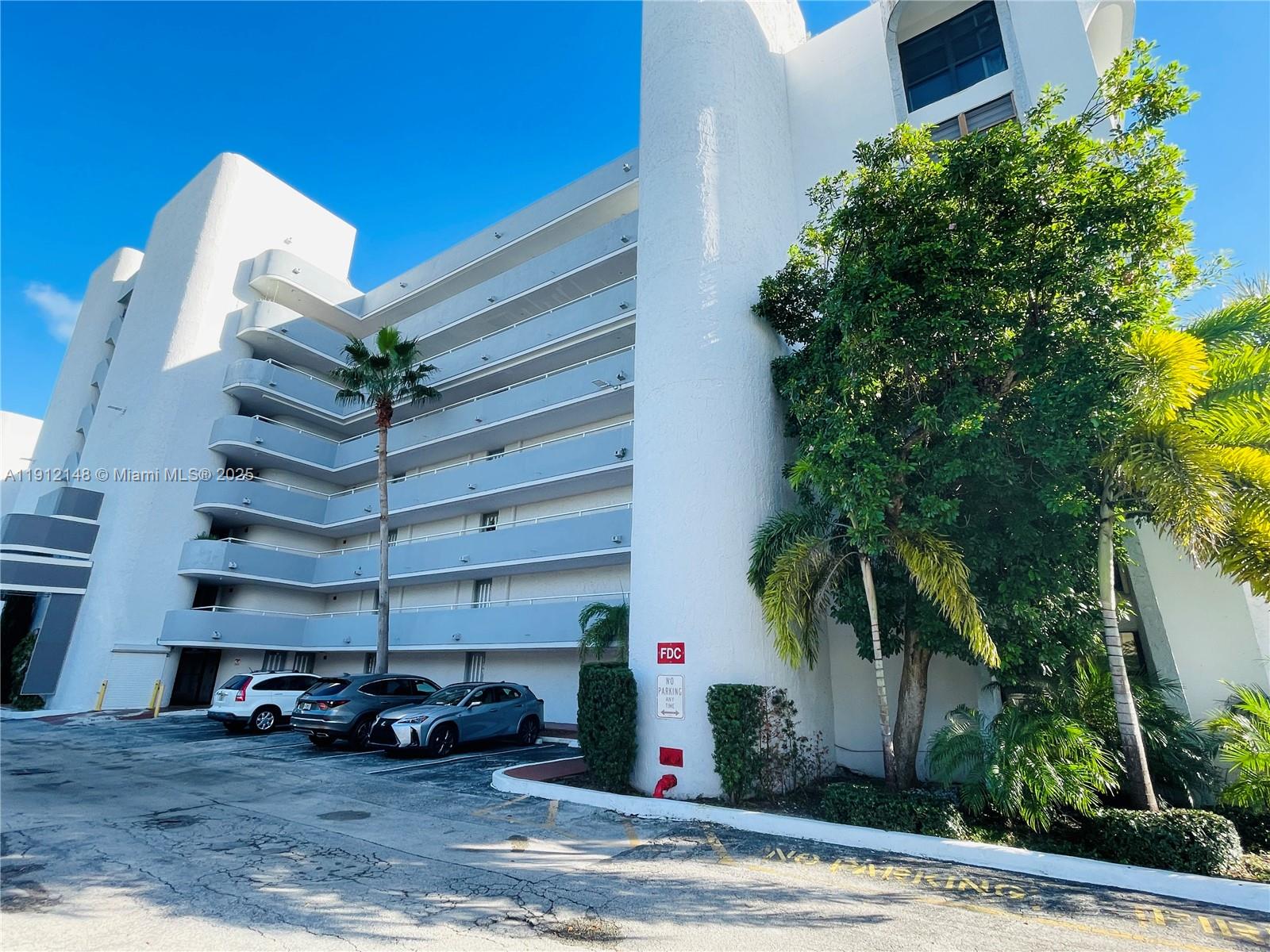 CRICKET CLUBHOUSE CONDO - Residential