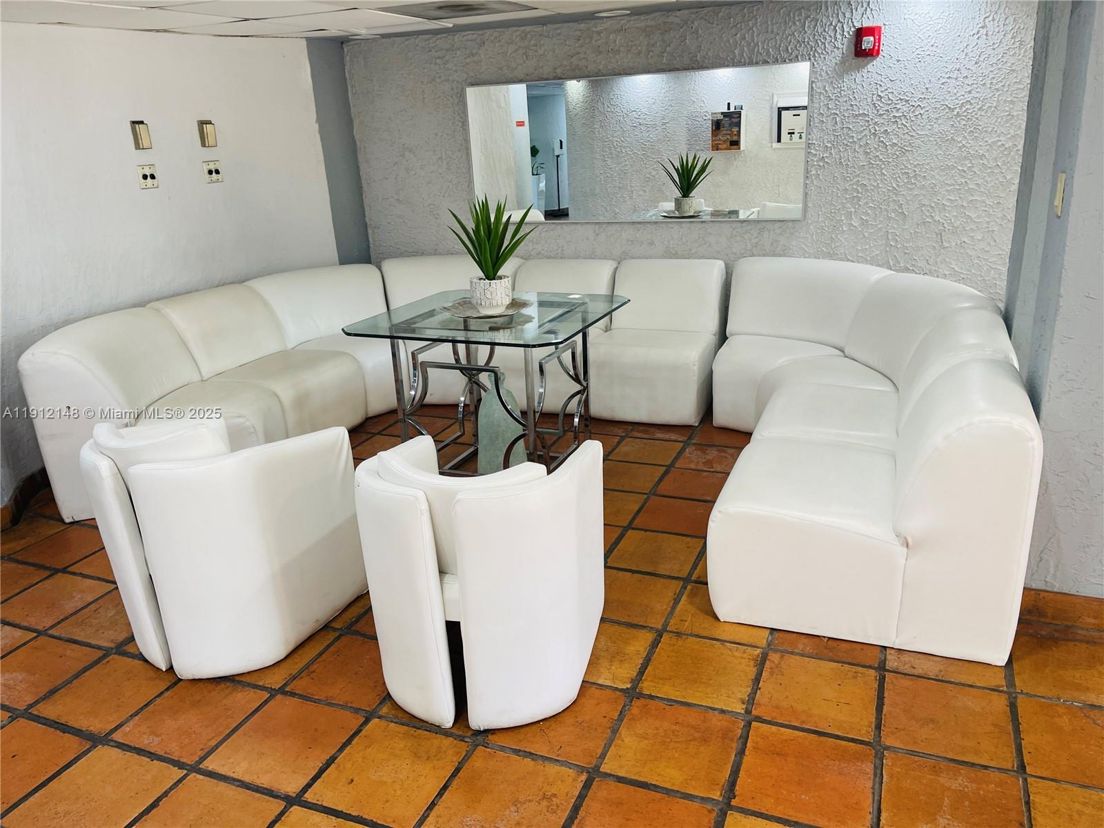 CRICKET CLUBHOUSE CONDO - Residential