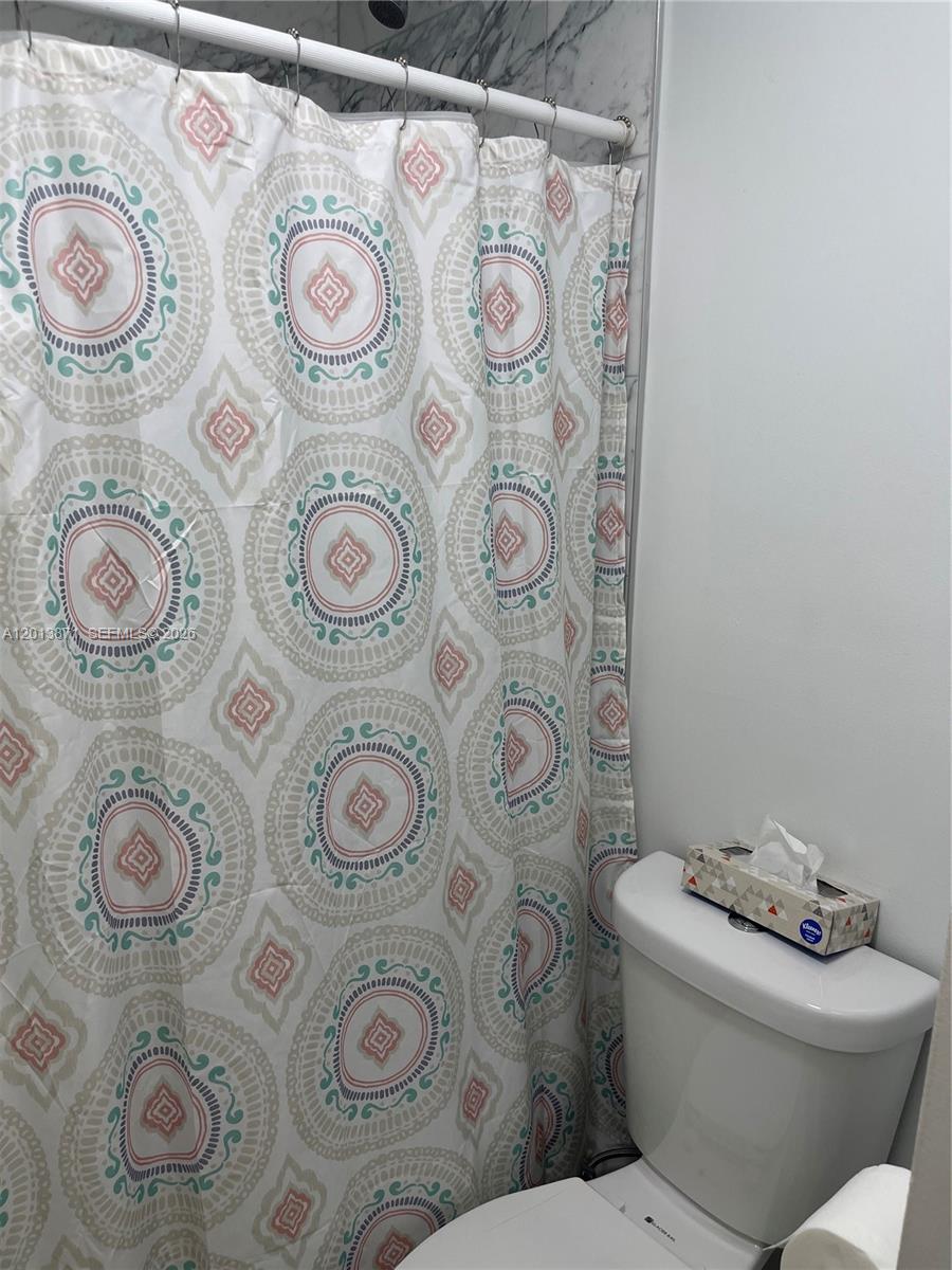 PARKSIDE 117-18B - Residential Lease