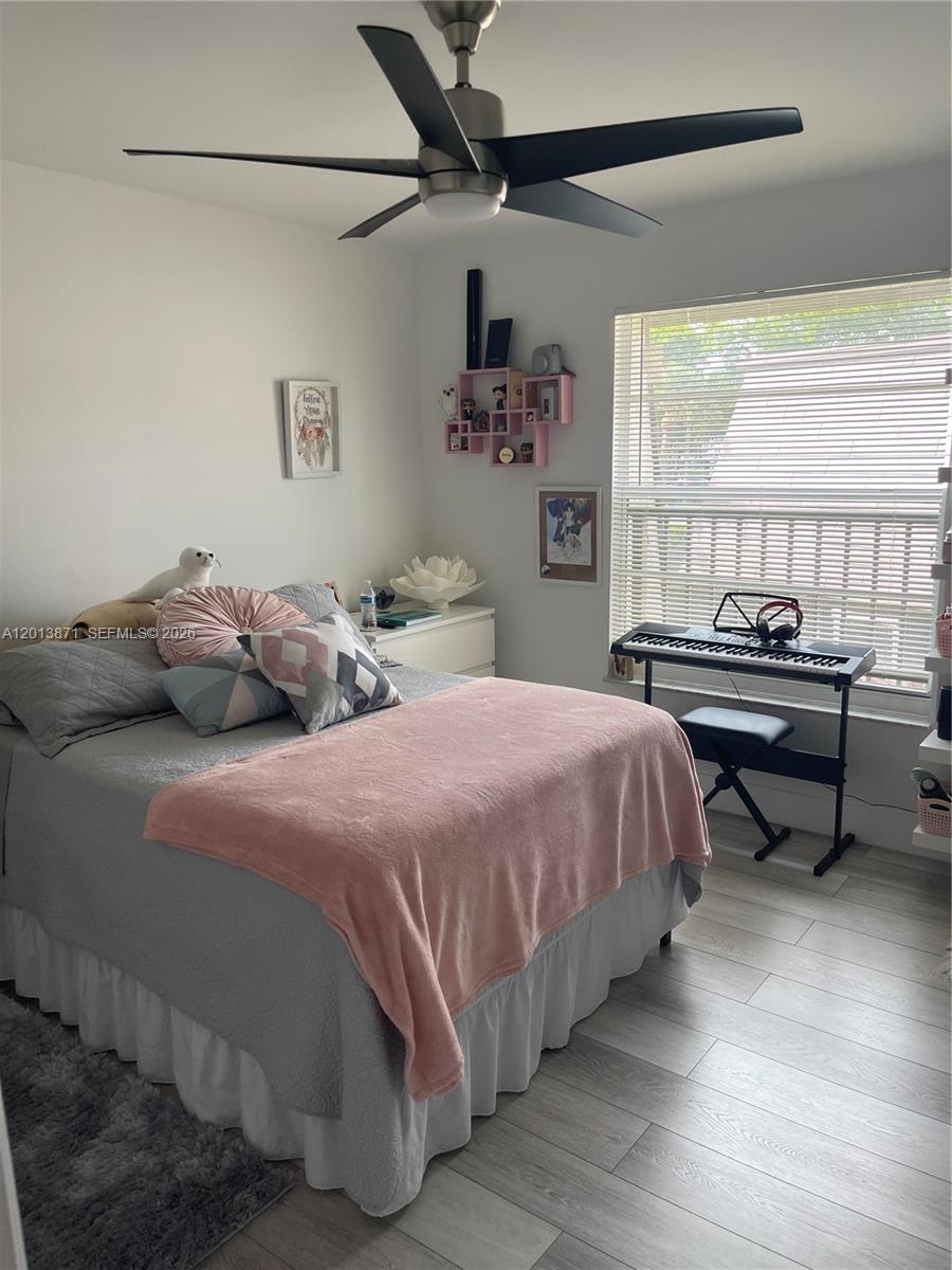 PARKSIDE 117-18B - Residential Lease