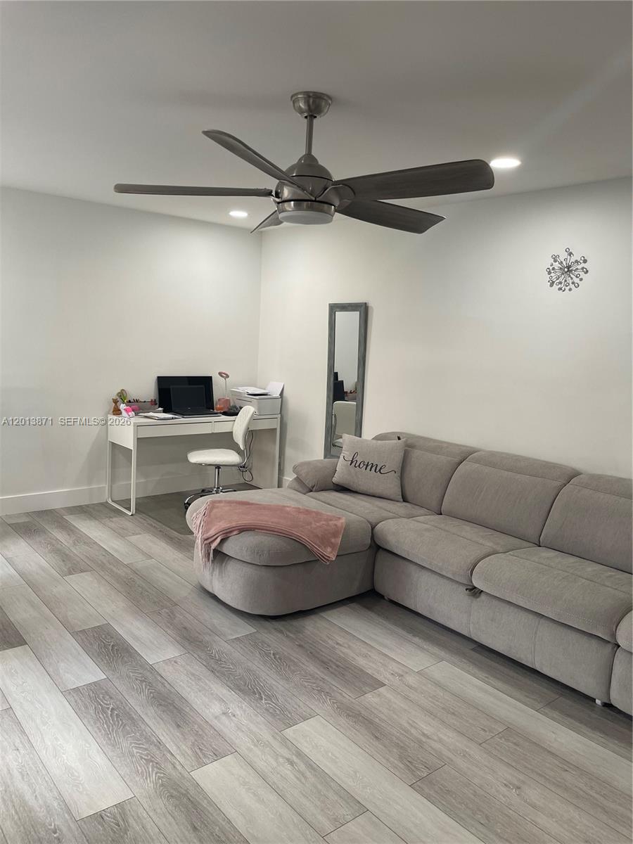 PARKSIDE 117-18B - Residential Lease