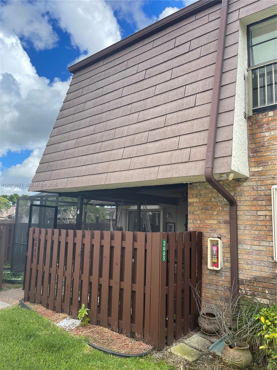 PARKSIDE 117-18B - Residential Lease