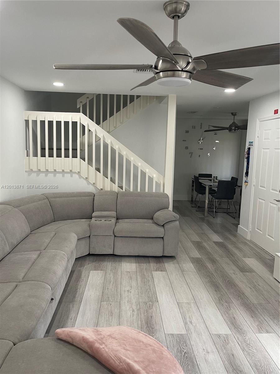 PARKSIDE 117-18B - Residential Lease