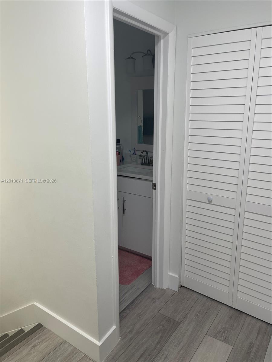 PARKSIDE 117-18B - Residential Lease