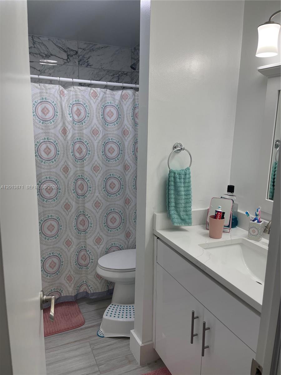 PARKSIDE 117-18B - Residential Lease