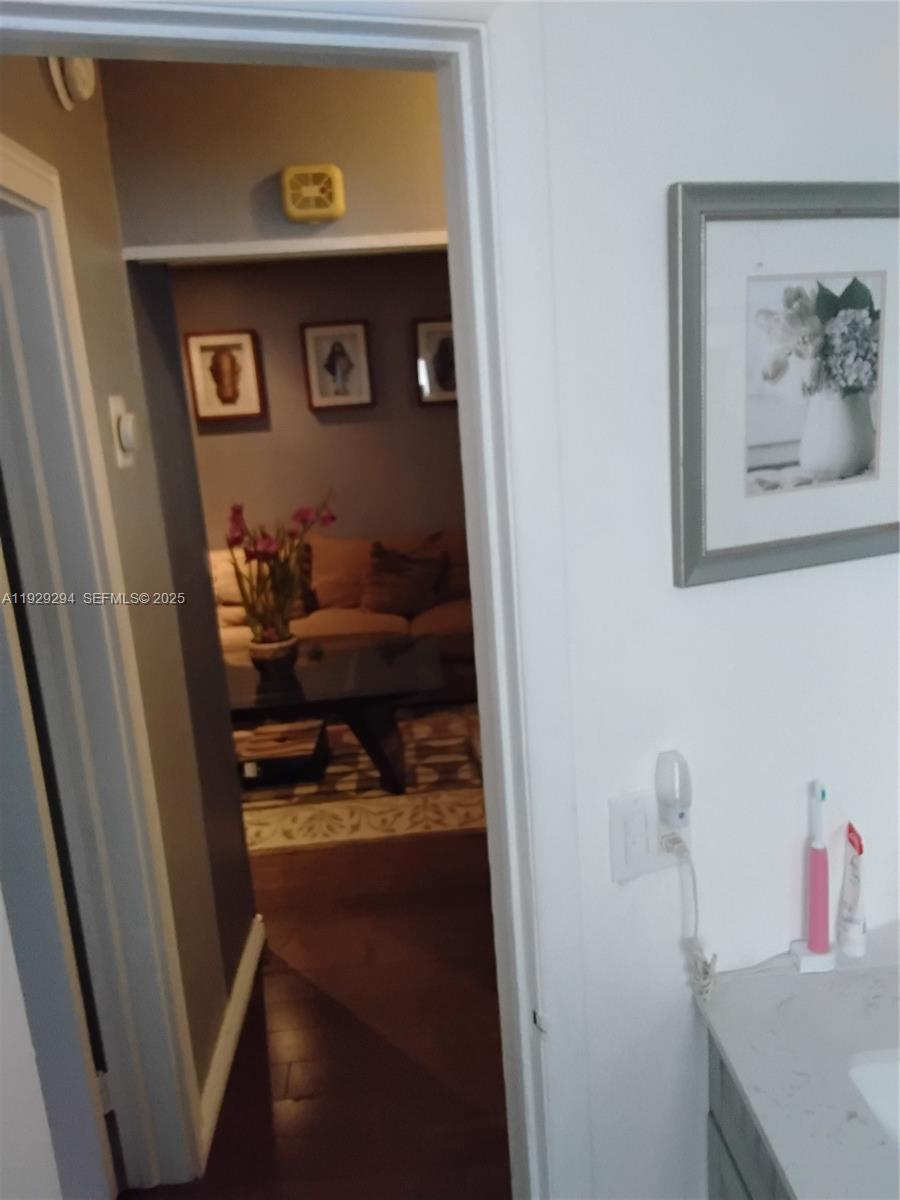 LAUDERDALE GOLF ESTATES - Residential