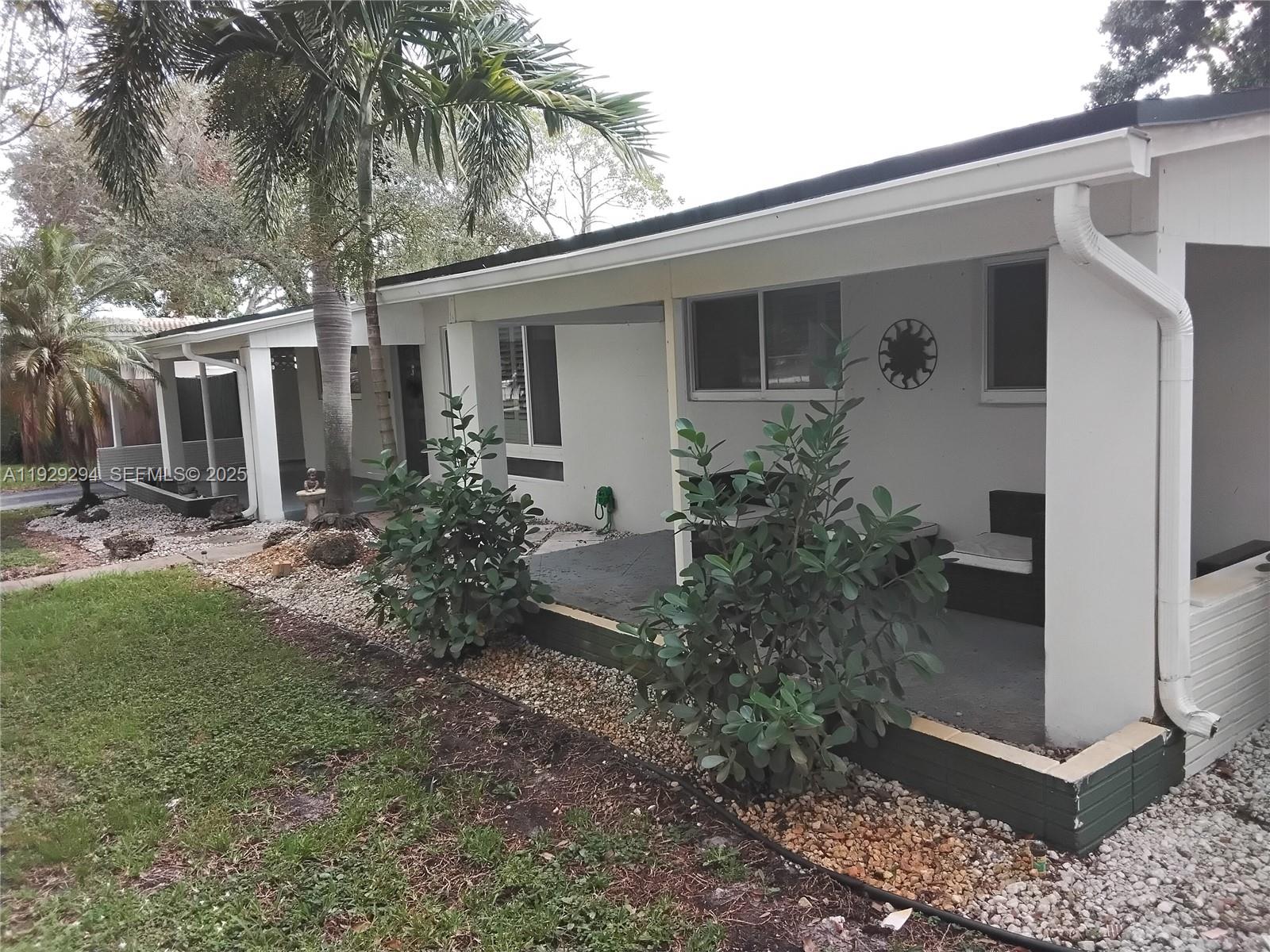 LAUDERDALE GOLF ESTATES - Residential