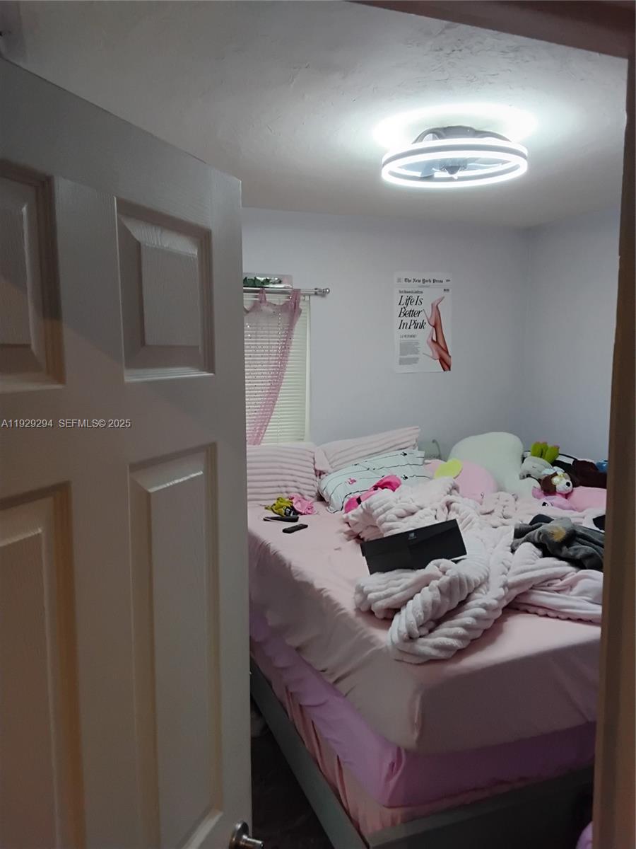 LAUDERDALE GOLF ESTATES - Residential