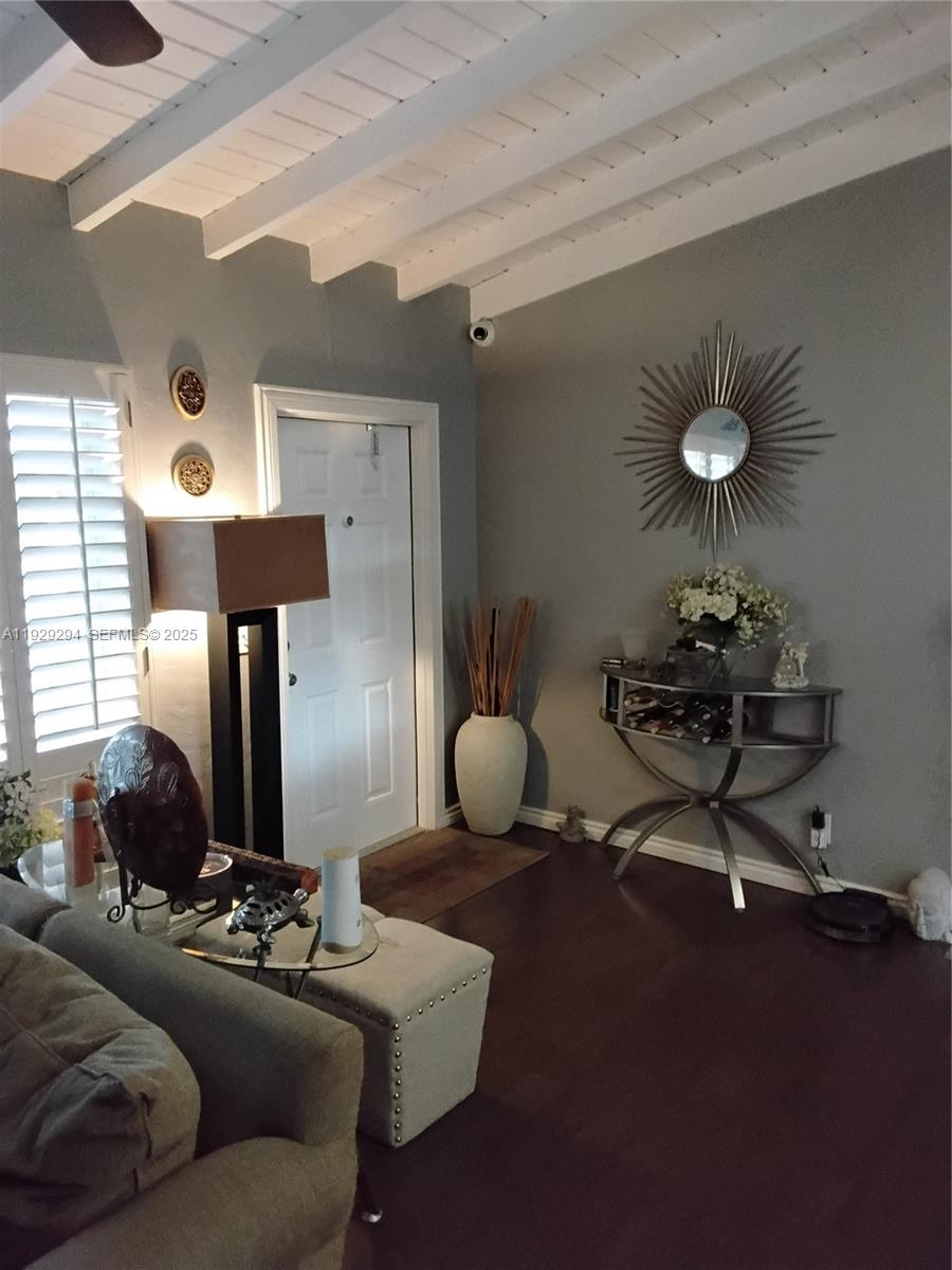 LAUDERDALE GOLF ESTATES - Residential